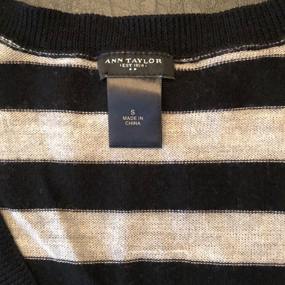 *SOLD* Ann Taylor Black and Gray Striped Tunic - Picture 2 of 5